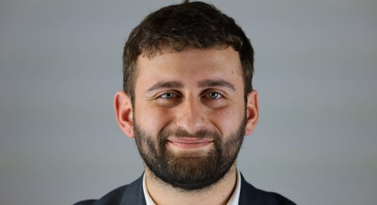 Portrait Mario Petoshati