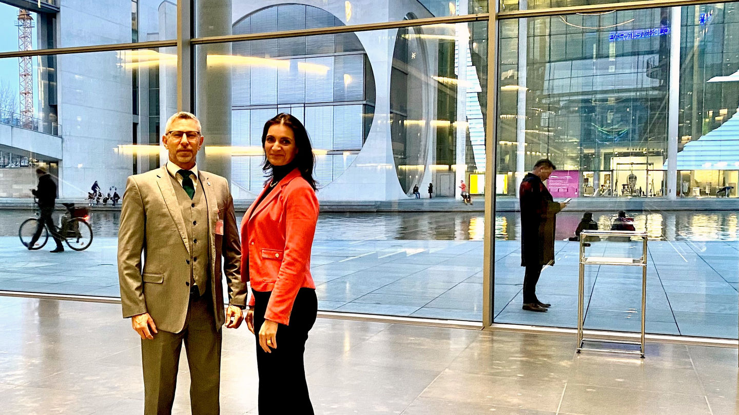 Prof. Christian Matzdorf & Prof. Sandra Schmidt Prof. Matzdorf und Prof. Schmidt im Bundestag